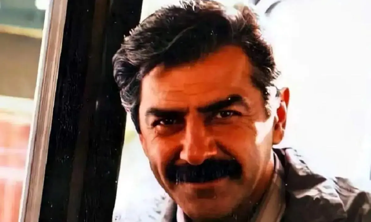 «فرامرز قریبیان» در حال قدم زدن با «بهمن مفید» در تهران؛ سال 57