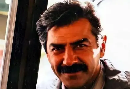 «فرامرز قریبیان» در حال قدم زدن با «بهمن مفید» در تهران؛ سال 57