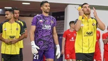 حسینی و رقم عجیب آمار مقابل پرسپولیس؛ آیا گلر سپاهان بالاخره برنده می‌شود؟