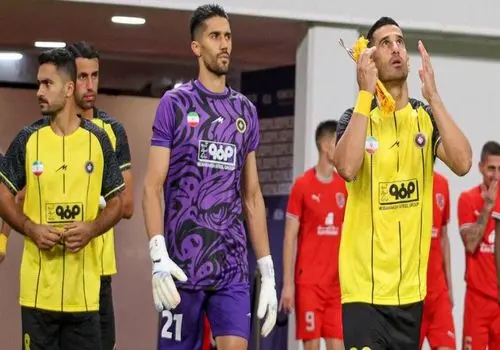 حسینی و رقم عجیب آمار مقابل پرسپولیس؛ آیا گلر سپاهان بالاخره برنده می‌شود؟
