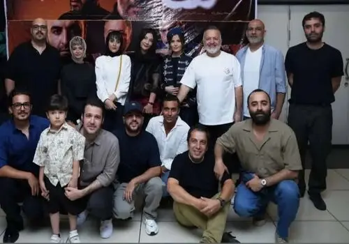 پرسلبریتی‌ترین اکران مردمی «کوری» با استایل‌های خاص؛ از میکاپ غزاله اکرمی تا گوشواره حدیث میرامینی!