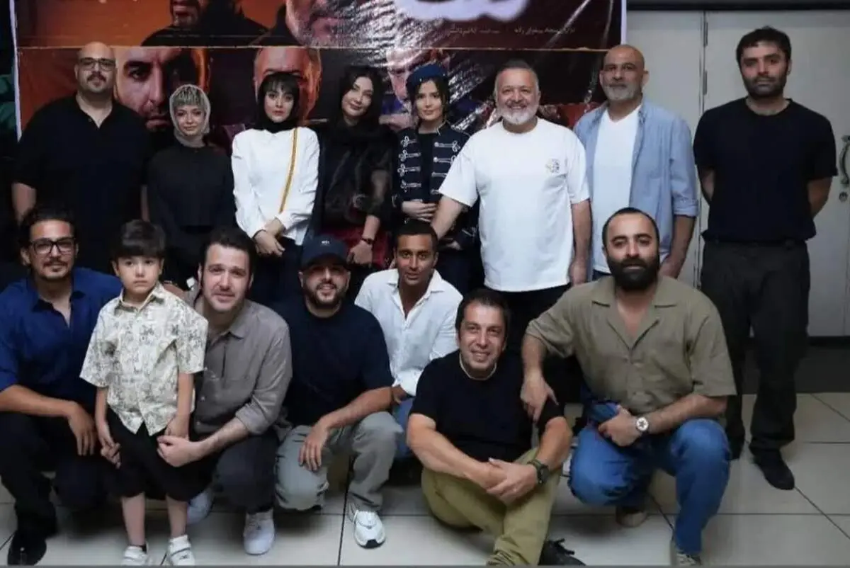 پرسلبریتی‌ترین اکران مردمی «کوری» با استایل‌های خاص؛ از میکاپ غزاله اکرمی تا گوشواره حدیث میرامینی!