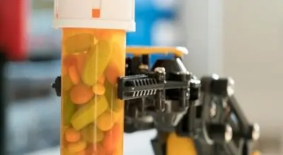 آیا هوش مصنوعی می‌تواند دارو تجویز کند؟