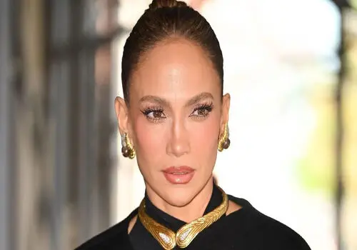 جنیفر لوپز با استایل گنگستری تام شلبی ظاهر شد + تصاویر