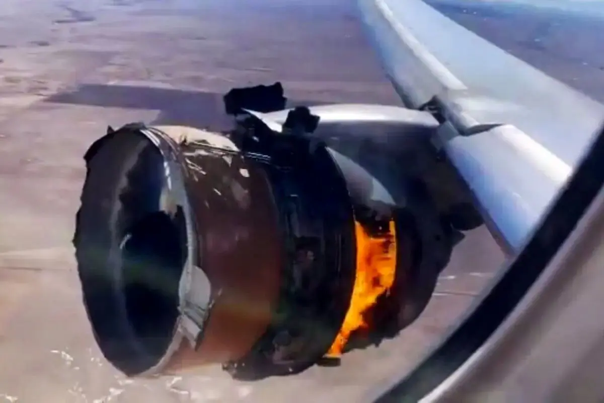 ویدئوی ضبط شده توسط مسافران از لحظات اولیه آتش گرفتن موتور هواپیمای کیش_مشهد