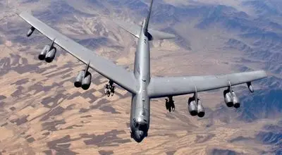 بمب‌افکن B-52 آمریکایی در آستانه ورود به ونزوئلا + فیلم