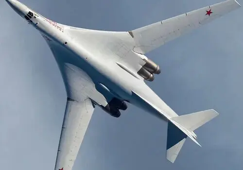 لحظه ورود بمب افکن B-2 آمریکا به آسمان قطر +فیلم و مشخصات بمب افکن