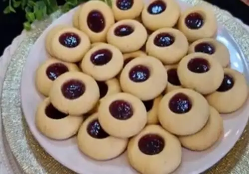 شیرینی خرمایی سالم و خوشمزه بدون نیاز به فر و همزن+ فیلم/ اموزش شیرینی خرمایی بدون نیاز به پخت