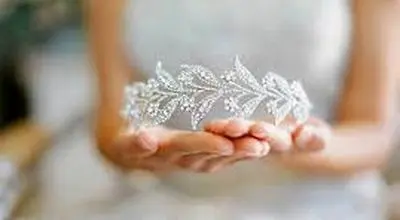 راهنمای انتخاب تاج عروس مناسب فرم صورت و استایل شما