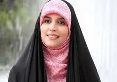 ویدئو شاعرانه مژده لواسانی در کنار دریا