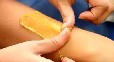طرز تهیه موم اپیلاسیون خانگی برای رفع موهای زائد
