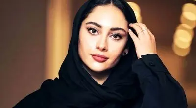 تصویری  از   «بهروز» (سریال بچه مهندس) در ۲۰ سالگی در کنار «ترلان پروانه» در یک همایش+عکس
