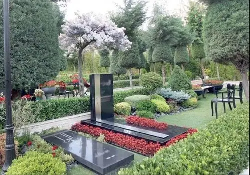 تصویری از یک سنگ قبر متفاوت که وایرال شد!
