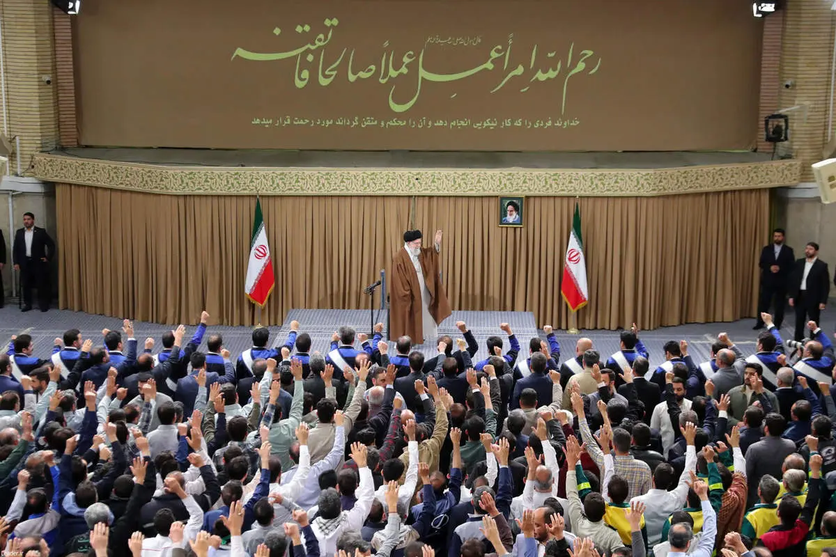 رهبر انقلاب: محال است تسلیم آمریکا شویم ؛ خوب شدن حال کارگر یعنی خوب شدن حال کشور