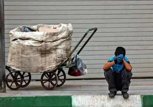 تهران، شهر آبرومندان بی‌پول؛ از کیف ۳۵۰ هزار تومانی قسطی تا فقر پنهان بازارچه‌ها