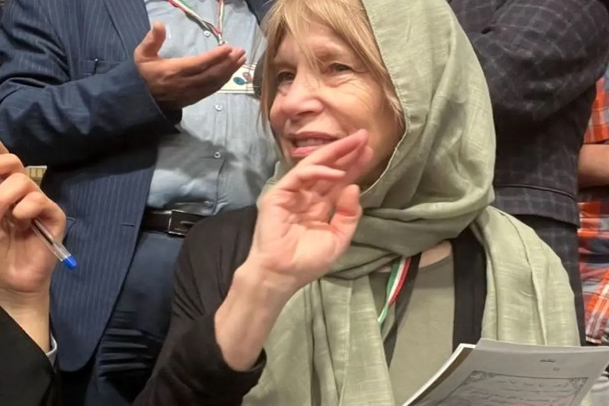 روایتی از حضور خبرنگار آمریکایی در حسینه امام خمینی+ عکس