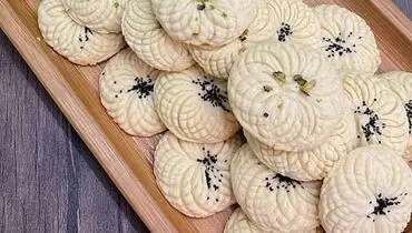نان برنجی چند کالری دارد ؟
