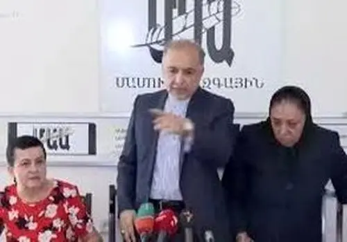 سفیر ایران خبرنگار آمریکا را از جلسه بیرون کرد/ویدیو