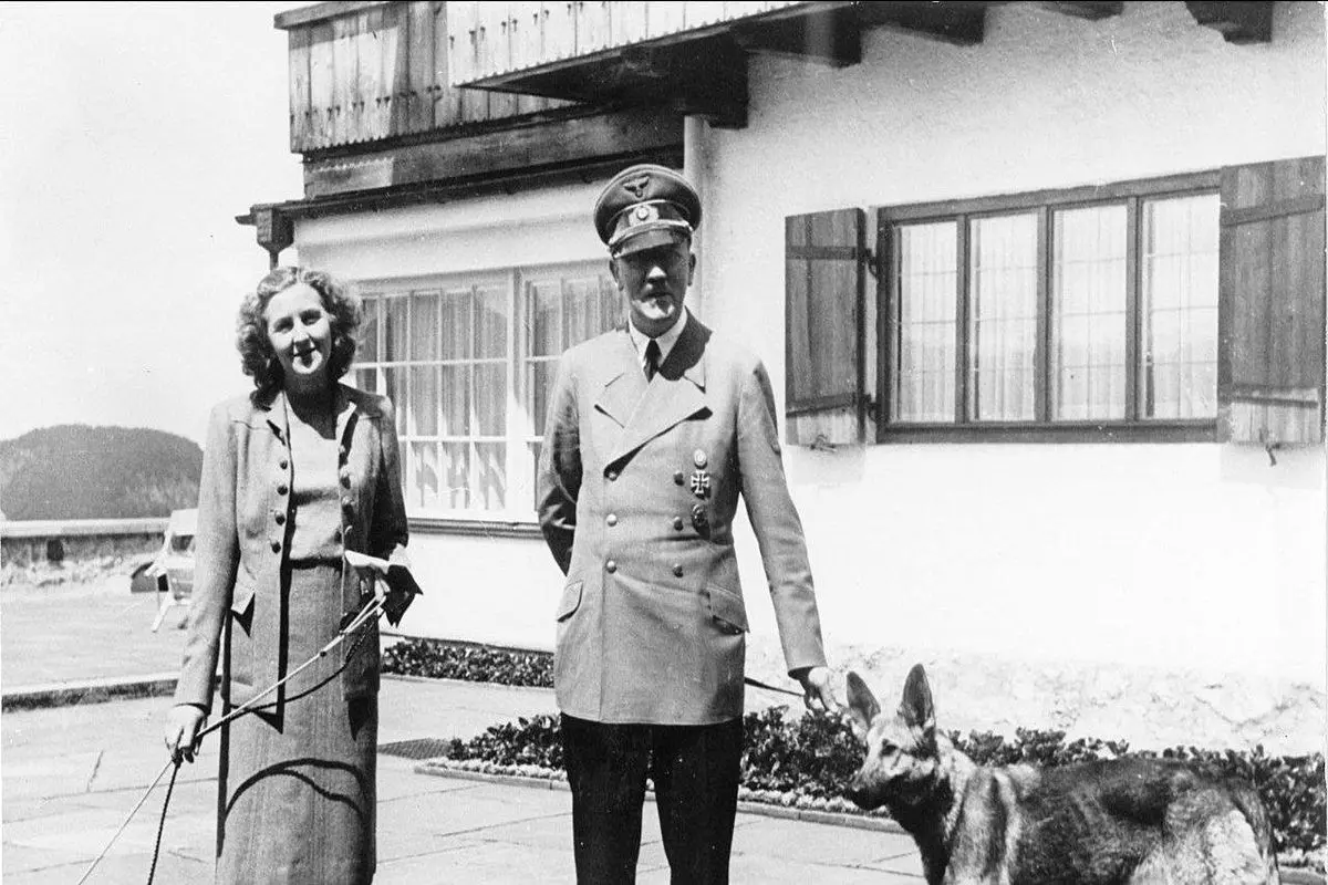 آخرین نفس های هیتلر چگونه گذشت؛ از ازدواج با معشوقه اش تا خودکشی و سوزانده شدن جسدش+ تصاویر