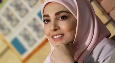 حضور ژیلا صادقی در مراسم تشییع رهبر انقلاب