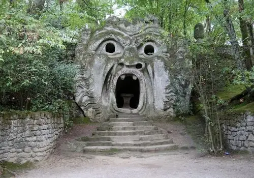 تصاویر باورنکردنی باغ هیولاهای ساکرو بوسکو؛ راز تاریک معماری ایتالیا + عکس

