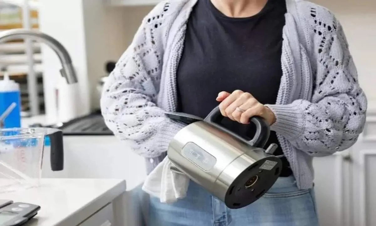 ترفندهای کاربردی برای رفع بوی ناخوشایند چای‌ساز

