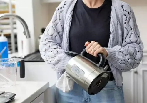 ترفندهای کاربردی برای رفع بوی ناخوشایند چای‌ساز

