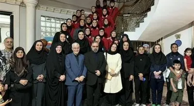 دیدار سفیر ایران در مالزی با اعضای تیم ملی فوتبال بانوان 