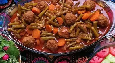 طرز تهیه خورش لوبیا سبز با کوفته قلقلی؛ خوشمزه و متفاوت