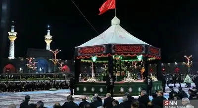 خطبه خوانی شب عاشورا در حرم مطهر رضوی + تصاویر