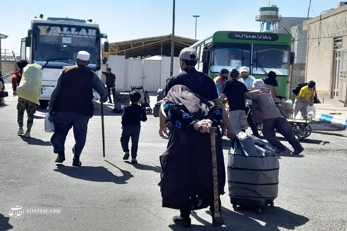 بازگشت گروهی اتباع غیرمجاز افغانستانی از مرز دوغارون در کمتر از ۲ ساعت + تصاویر