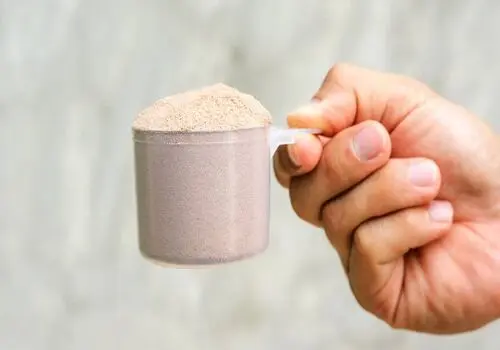 مزایا و عوارض مصرف روزانه پودر پروتئین
