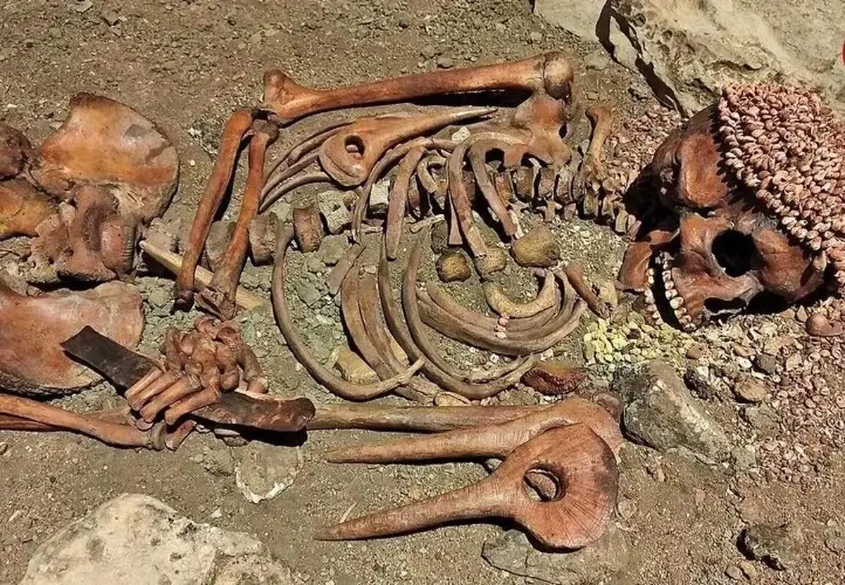 شاهزاده ۲۰۲۷ هزار ساله با تاجی از صدف در غار/عکس