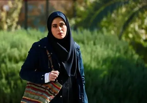 جشن‌ تولد ۲۹ سالگی فاطیما بهارمست با چهره ای میکاپ شده