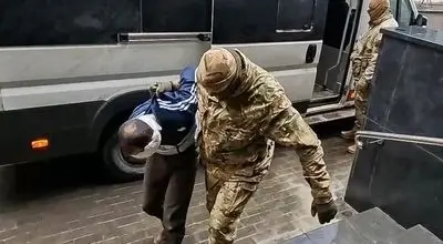 تروریست‌های مسلح با سلاح‌های آمریکایی در ساختمان‌های نیمه‌کاره
