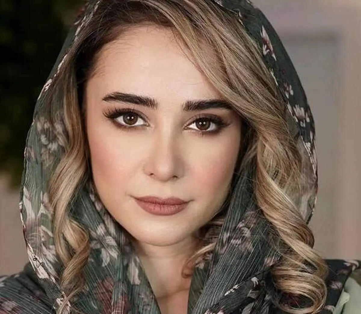این زن زیبا مادر الناز حبیبی است / کوچولو و جذاب مثل دختر بازیگرش !