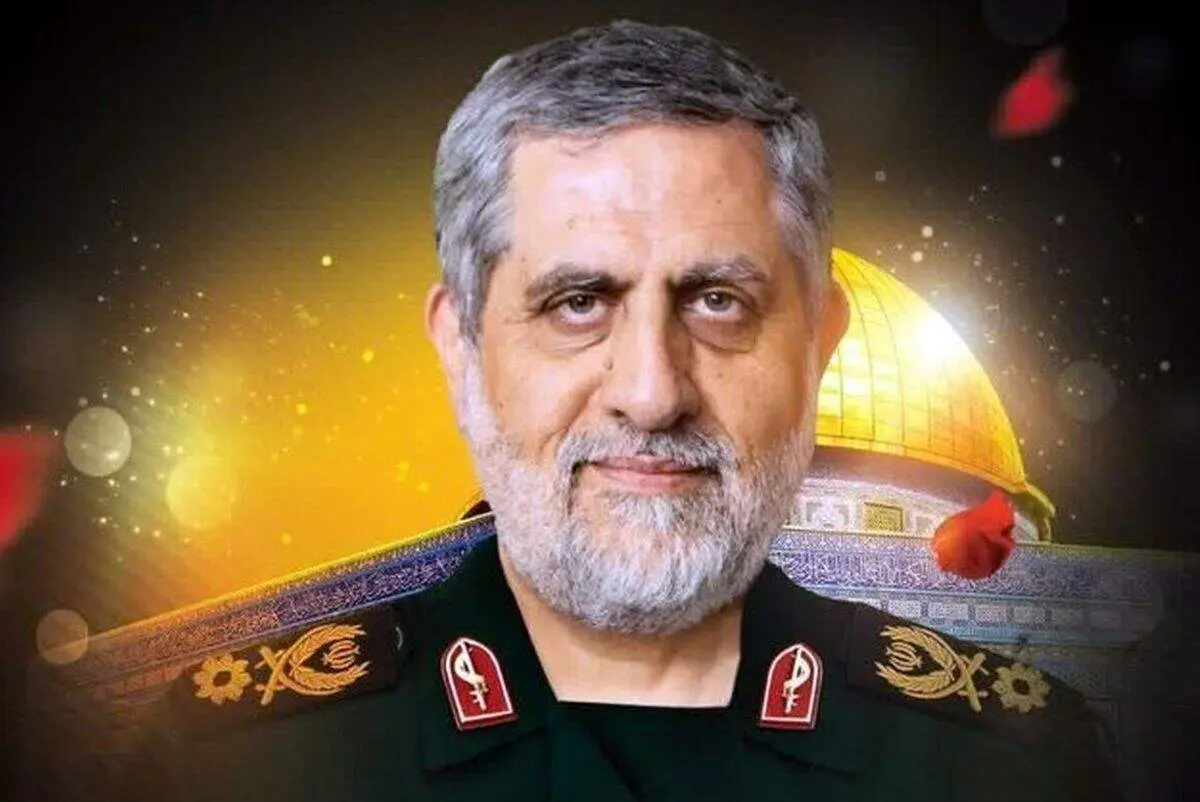 تصویری کمتر دیده شده از شهیدان ایزدی و باقری در یک جلسه
