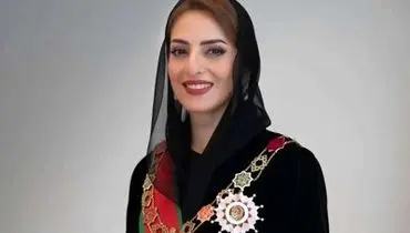 وقتی سلطان بالاترین نشان را به همسرش اعطا کرد+عکس