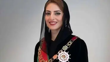 وقتی سلطان بالاترین نشان را به همسرش اعطا کرد+عکس