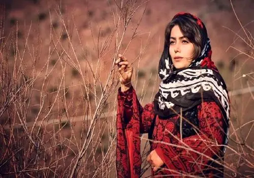 تیپ ورزشکاری هدیه بازوند روژان سریال نون خ