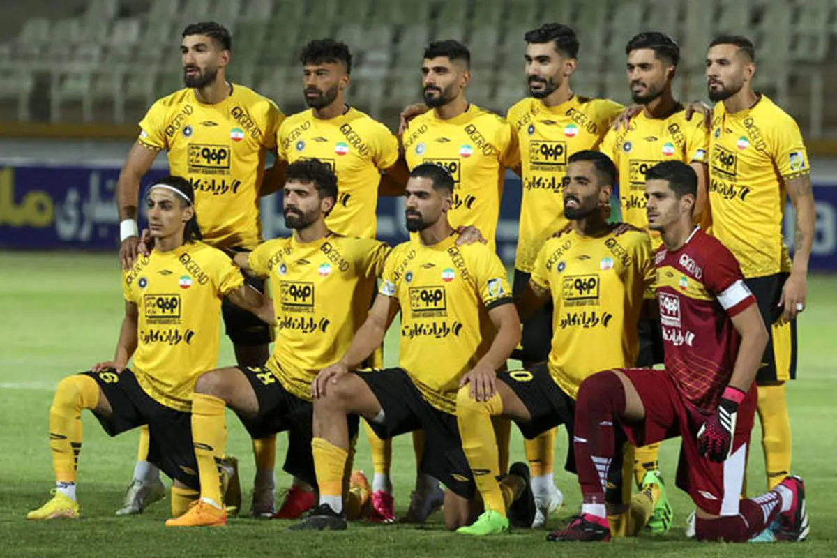 جنجال دوباره بر سر پوستر باشگاه سپاهان؛ شیری در میان کفتارها!+ عکس
