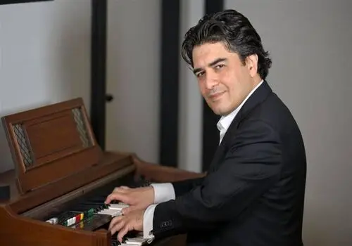 تعجب مجری از استایل نشستن به‌آفرید غفاریان در برنامه+فیلم