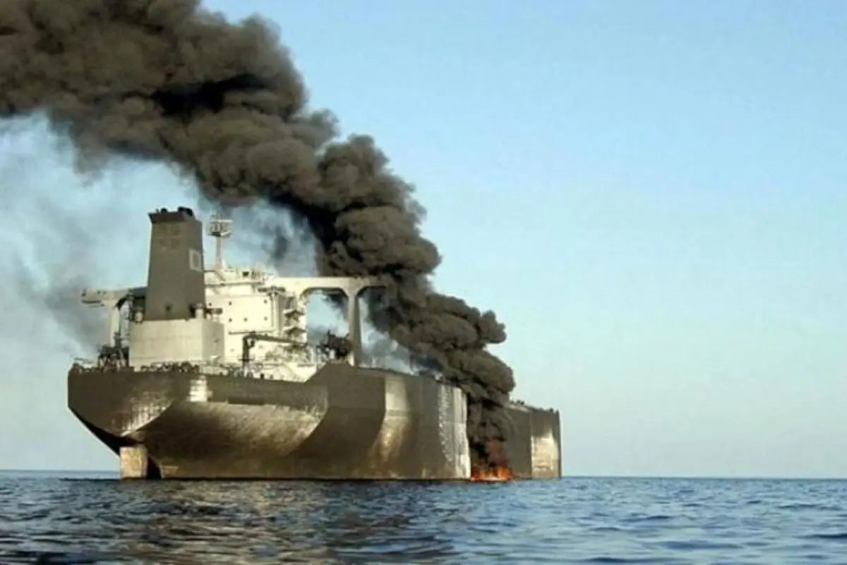 حمله یمن به ۴ کشتی‌ آمریکایی و اسرائیلی در خلیج عدن+ فیلم