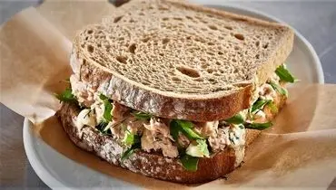 طرز تهیه ساندویچ سالاد تن ماهی خوشمزه