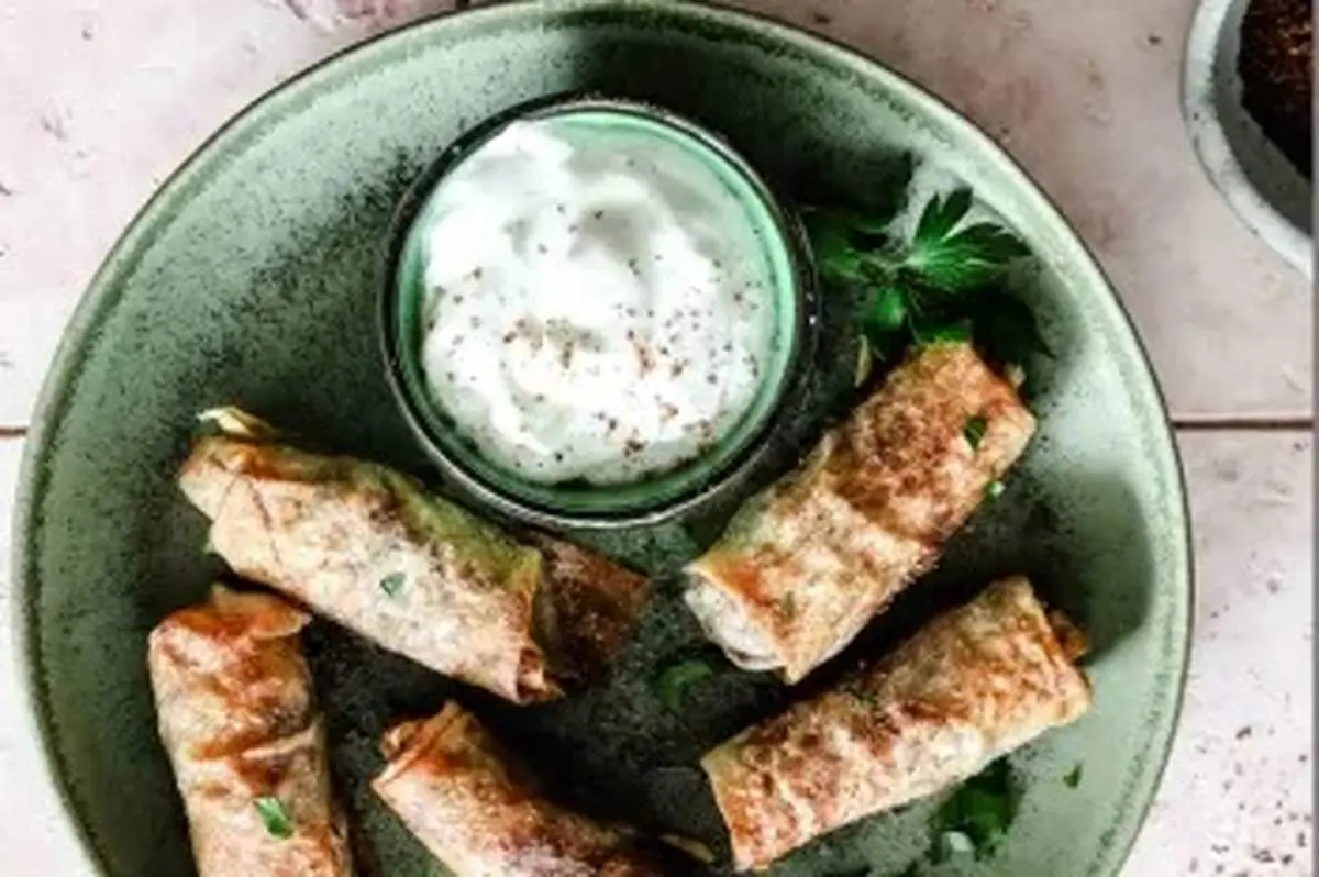 طرز تهیه رول پنیری سوخاری با مرغ
