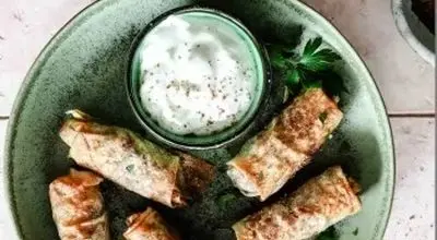 طرز تهیه رول پنیری سوخاری با مرغ
