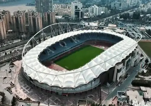 ناصر محمدخانی به محل تمرین پرسپولیسی ها رفت + عکس
