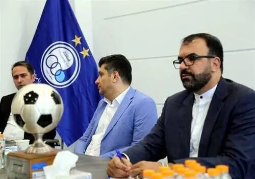 حمله علیرضا خانی به فرشید سمیعی: ایشان فیلم هندی زیاد می‌بینند!؛ پرتاب کاسه بشقاب در جلسه هیئت مدیره استقلال!