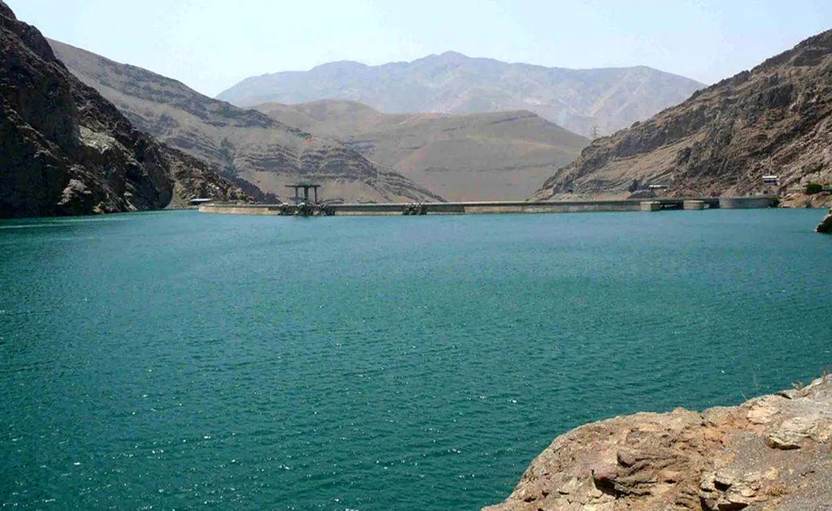 وضعیت یک پیکان غرق شده در اعماق سد کرج + عکس
