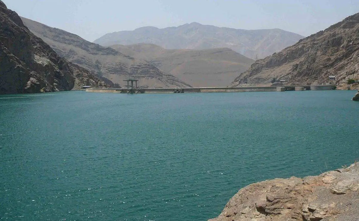  وضعیت یک پیکان غرق شده در اعماق سد کرج + عکس